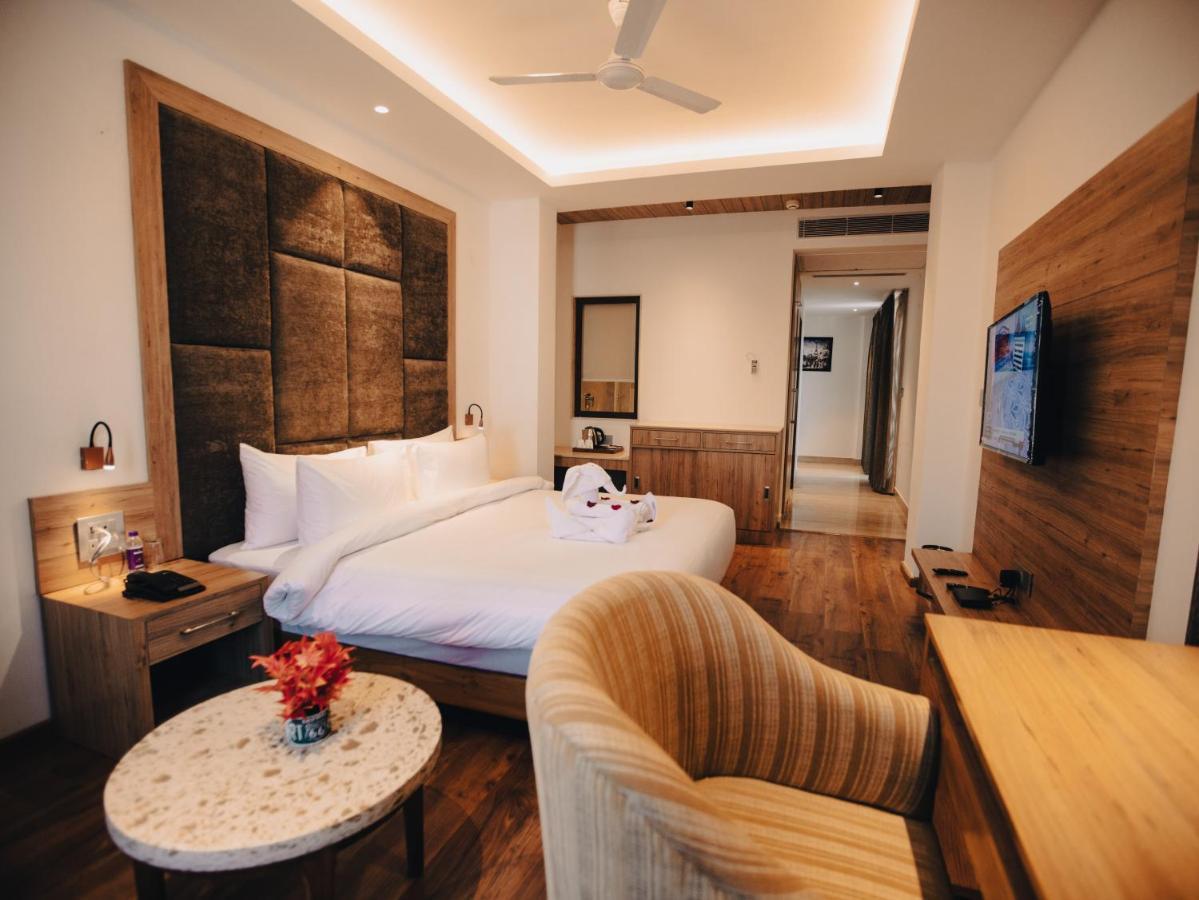Clarks Inn Express, Dehradun Dış mekan fotoğraf