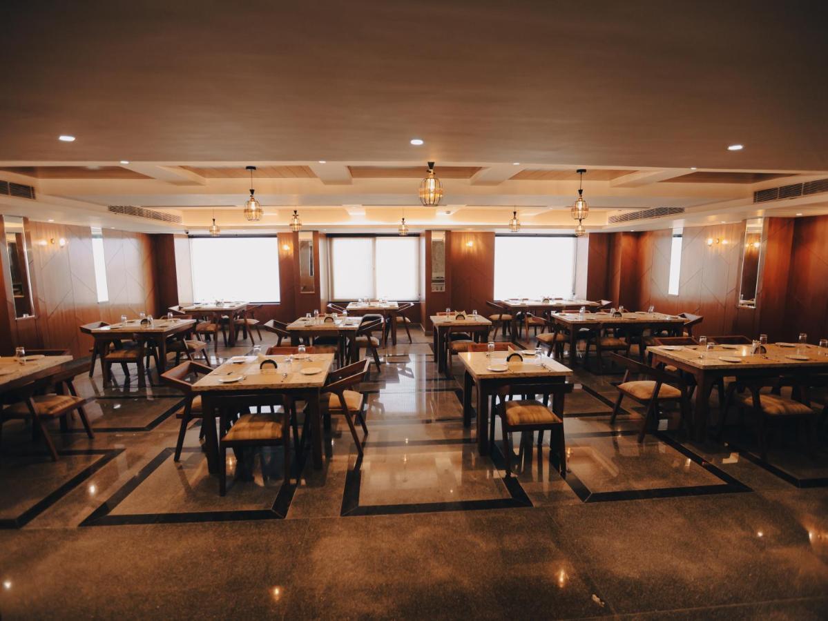 Clarks Inn Express, Dehradun Dış mekan fotoğraf