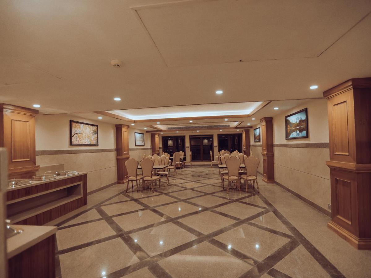 Clarks Inn Express, Dehradun Dış mekan fotoğraf