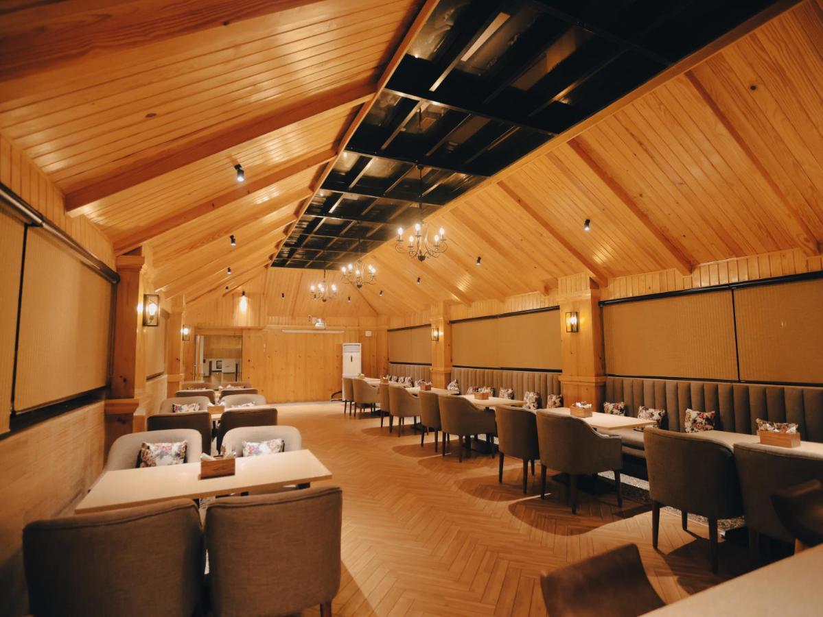 Clarks Inn Express, Dehradun Dış mekan fotoğraf