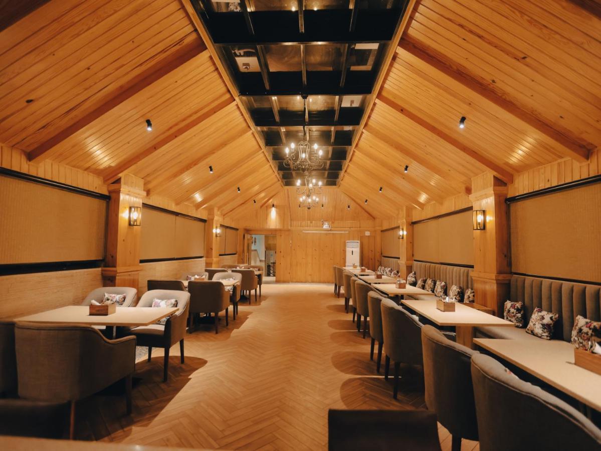 Clarks Inn Express, Dehradun Dış mekan fotoğraf
