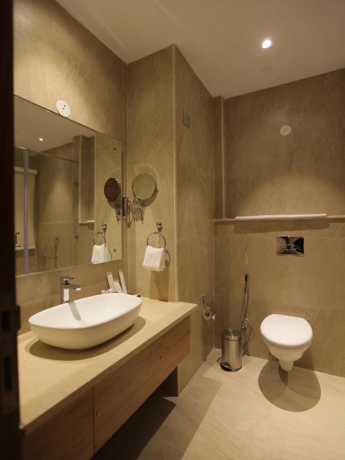 Clarks Inn Express, Dehradun Dış mekan fotoğraf